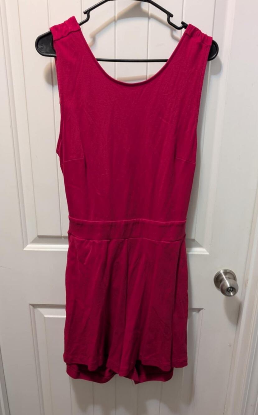 New York & Company Sleeveless Open Tie Back Romper Red Size L Summer Pockets
